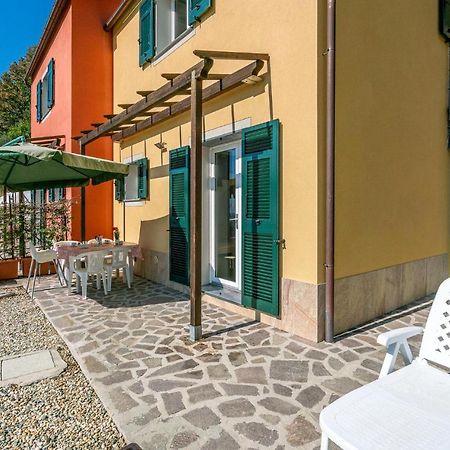 La Casa Gialla Framura Luaran gambar