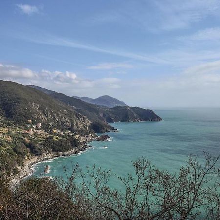 La Casa Gialla Framura Luaran gambar
